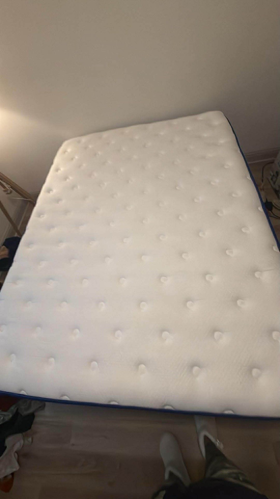 IVEE NATURE White Mattress with Blue Trim for Adults Bedroom Rectangle