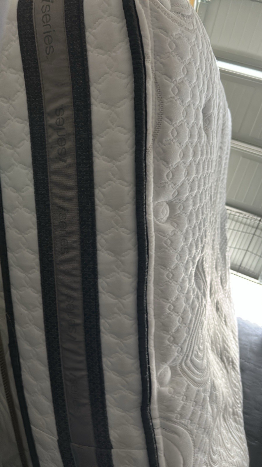 Serta iSeries Mattress White Gray Abstract Print Rectangle Bedroom