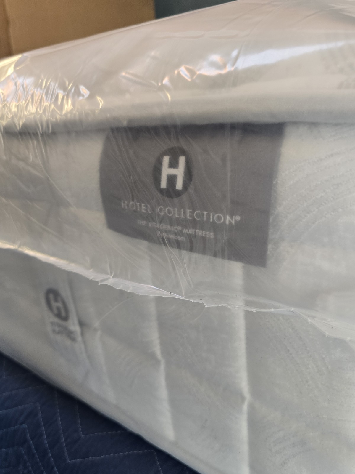 Hotel Collection Aireloom Vitagenic CopperTech Silver ll 13.5″ Luxury Firm Queen