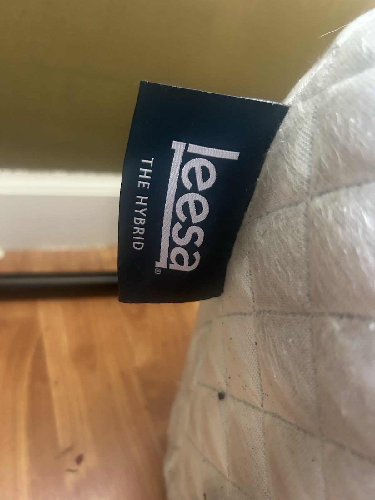Leesa Sapira Hybrid Queen Mattress Medium Firm White Breathable Edge Support