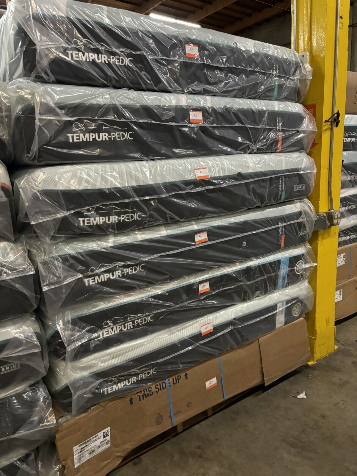 New King TEMPURPEDIC LUXEBREEZE Medium Hybrid Mattress 10* Cooler 2024 Model