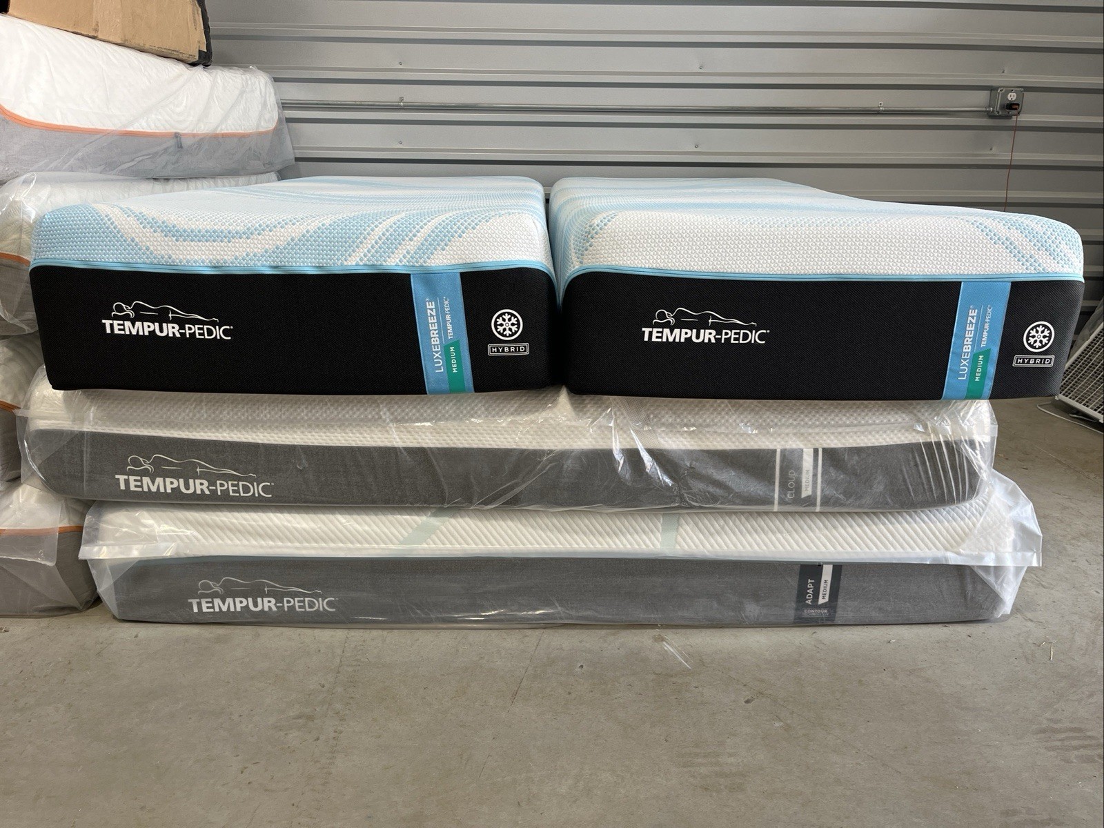 TempurPedic LuxeBreeze 2.0 Medium Hybrid Split King Mattress + ProSmart Base