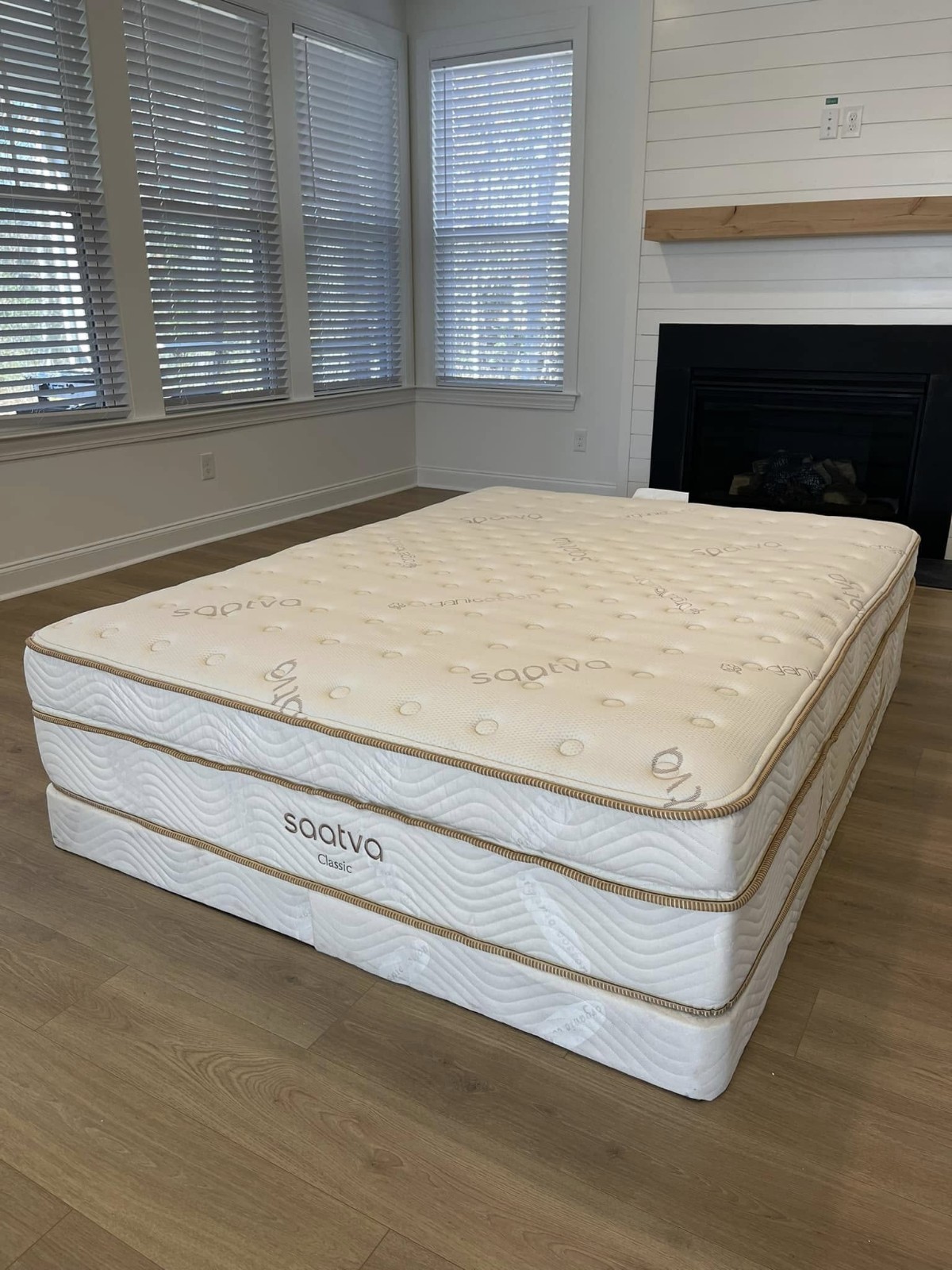 Saatva Luxury Firm King Mattress 11.5″ And 14.5″ Available, Pick Up Chicagoland
