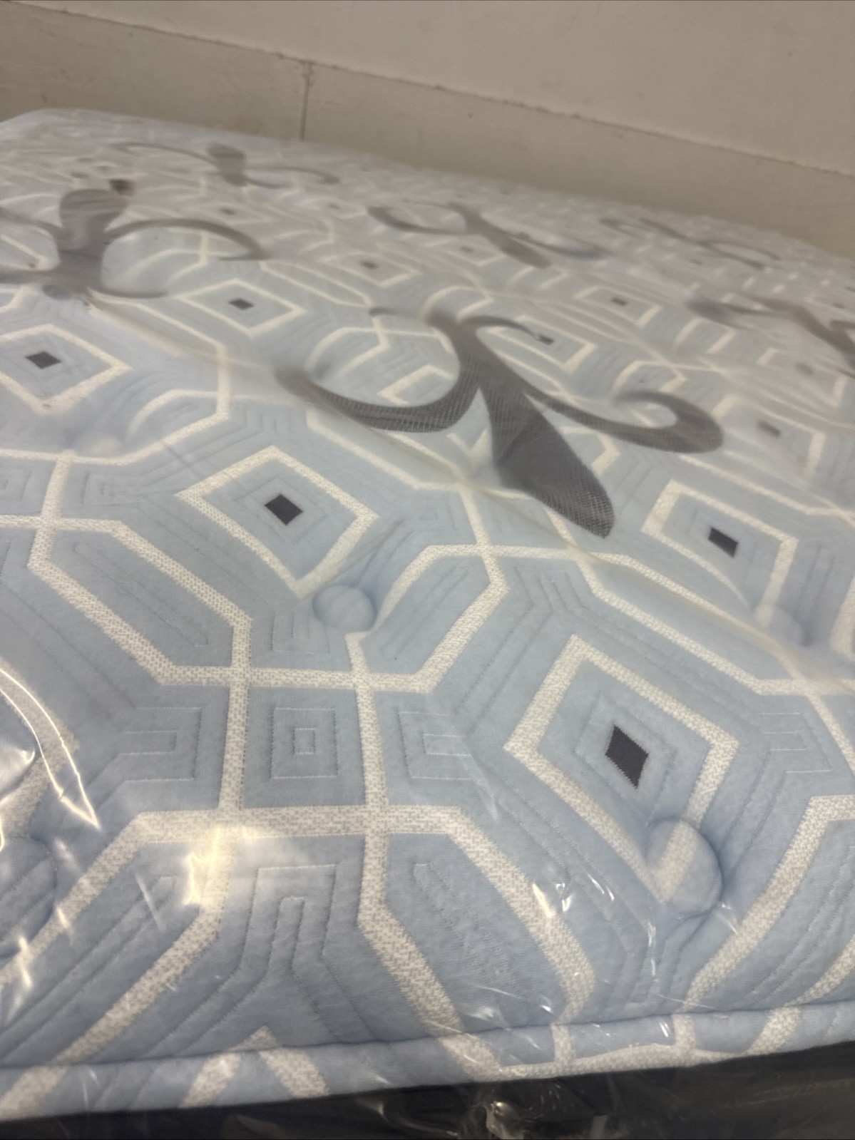 STEARNS AND FOSTER ESTATE Soft Pillowtop KING MATTRESS