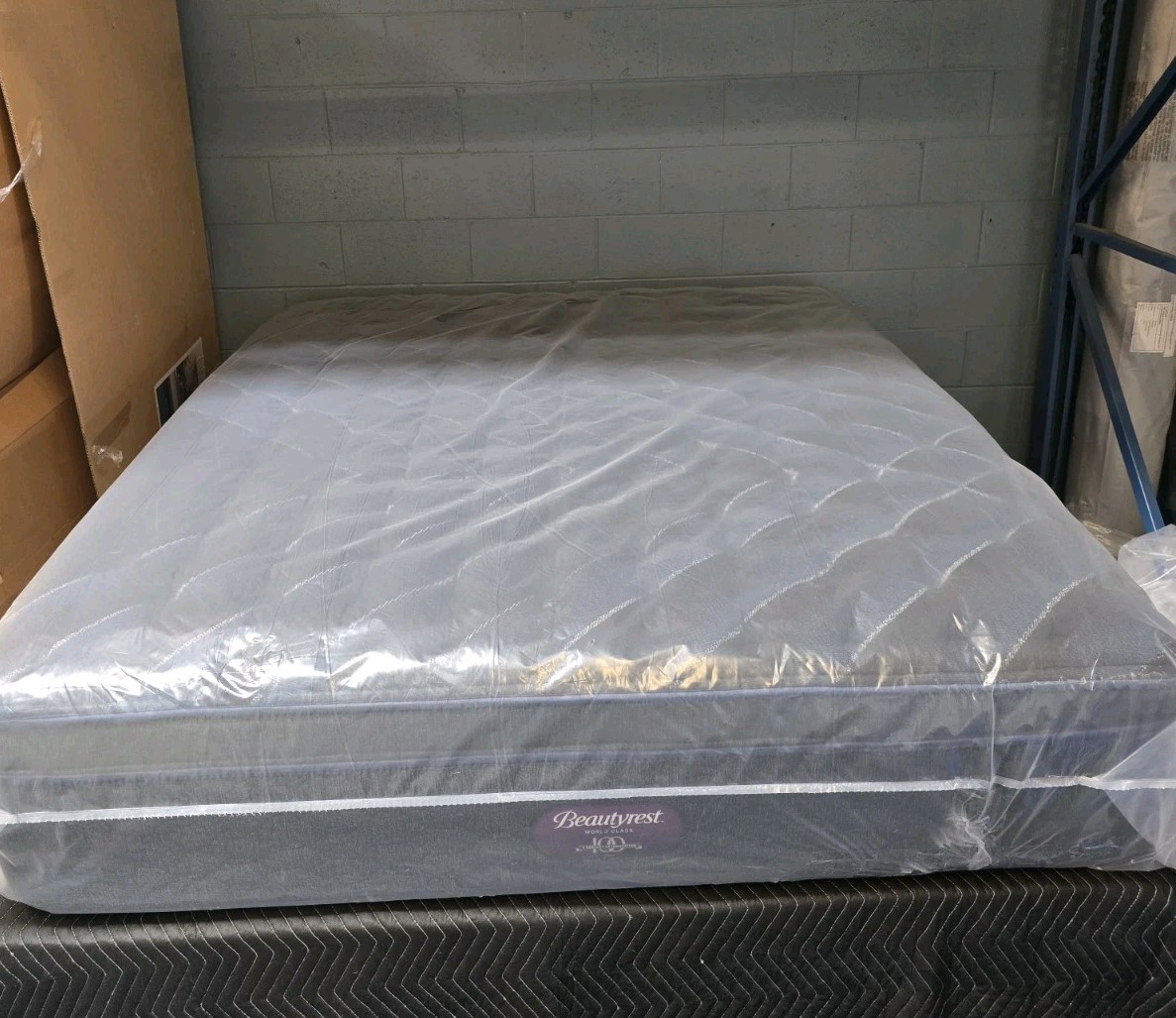 Beautyrest World Class Level 3 Medium Pillow Top King Size (Very Supportive)