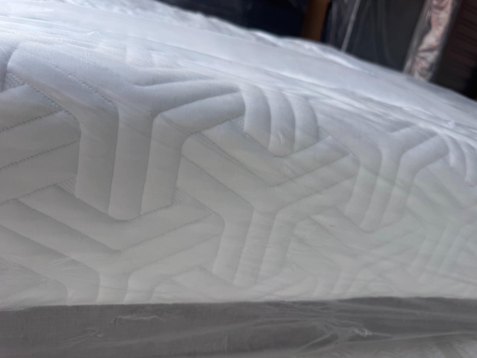 Tempur-pedic mattress Tempur-Flex Prima Hybrid Twin XL/ Split King ex-display.