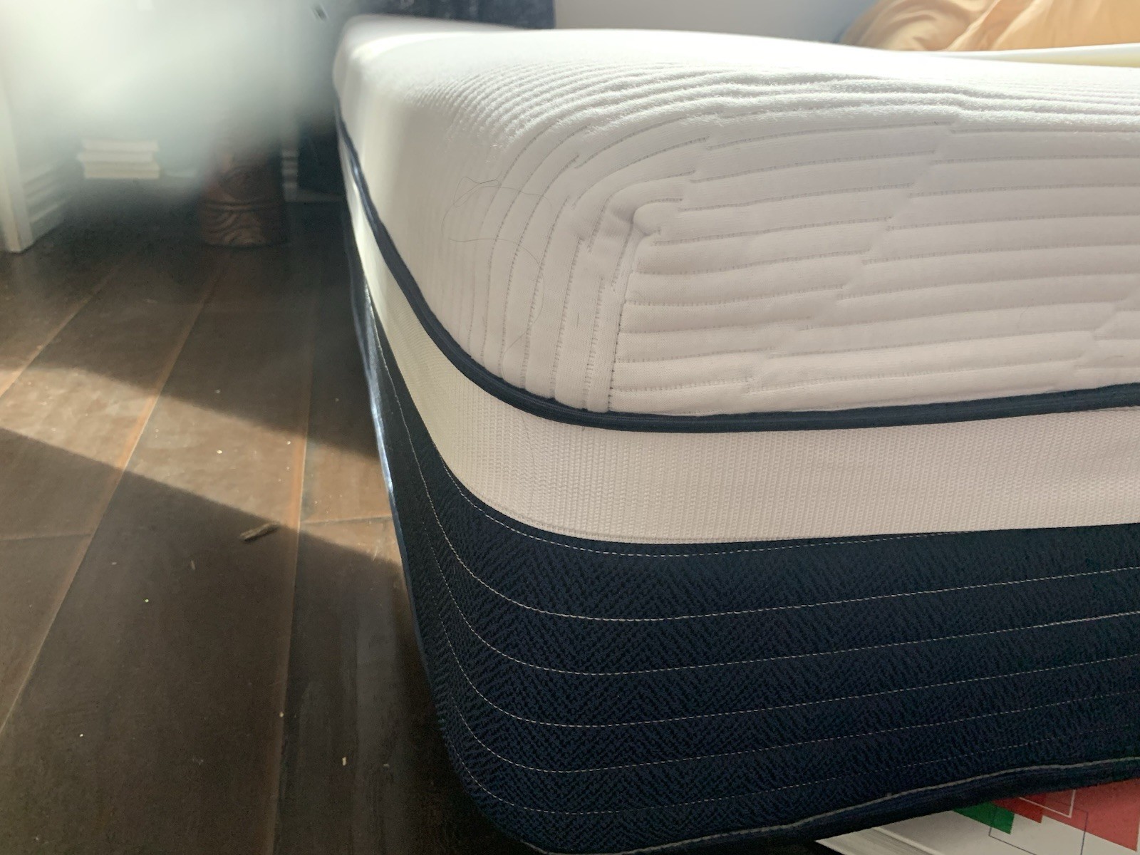 EF Exclusive Sleep Collection Wayside Hybrid Mattress White Blue Abstract Print