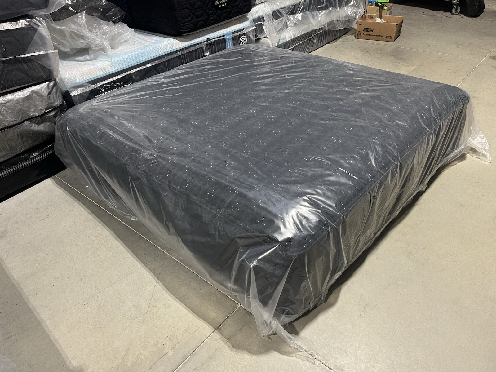 New BEAUTYREST BLACK Series 4 Ultra PLUSH PILLOW-TOP Queen MATTRESS (Free Ship)