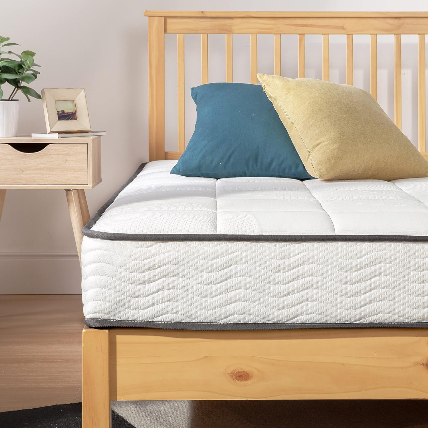 8 Inch Classic Bonnell Spring Mattress, Comfort Foam Top with Innerspring Base,