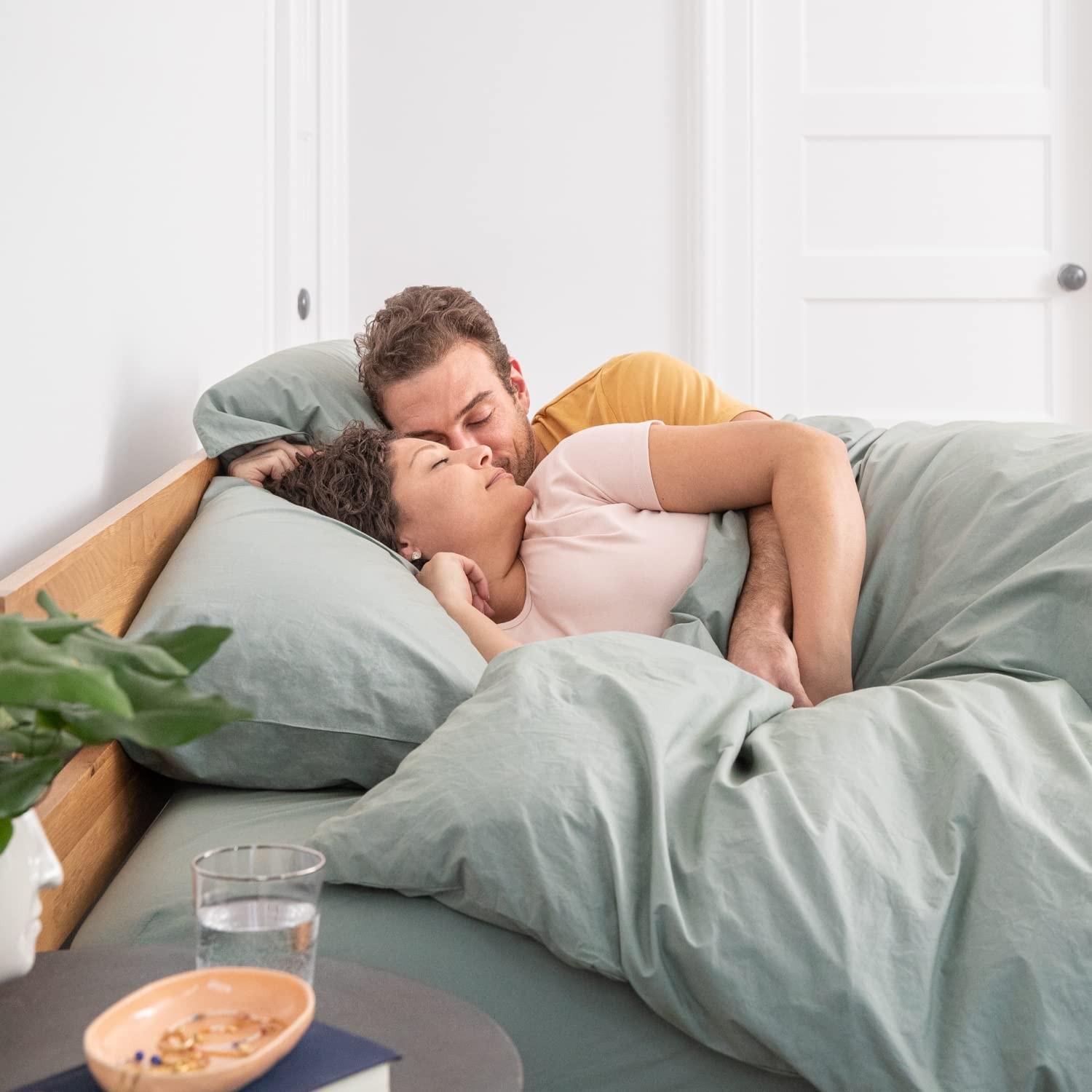 Tuft & Needle – Hybrid Full Mattress with Adaptive Foam, Plush Pillow Top,