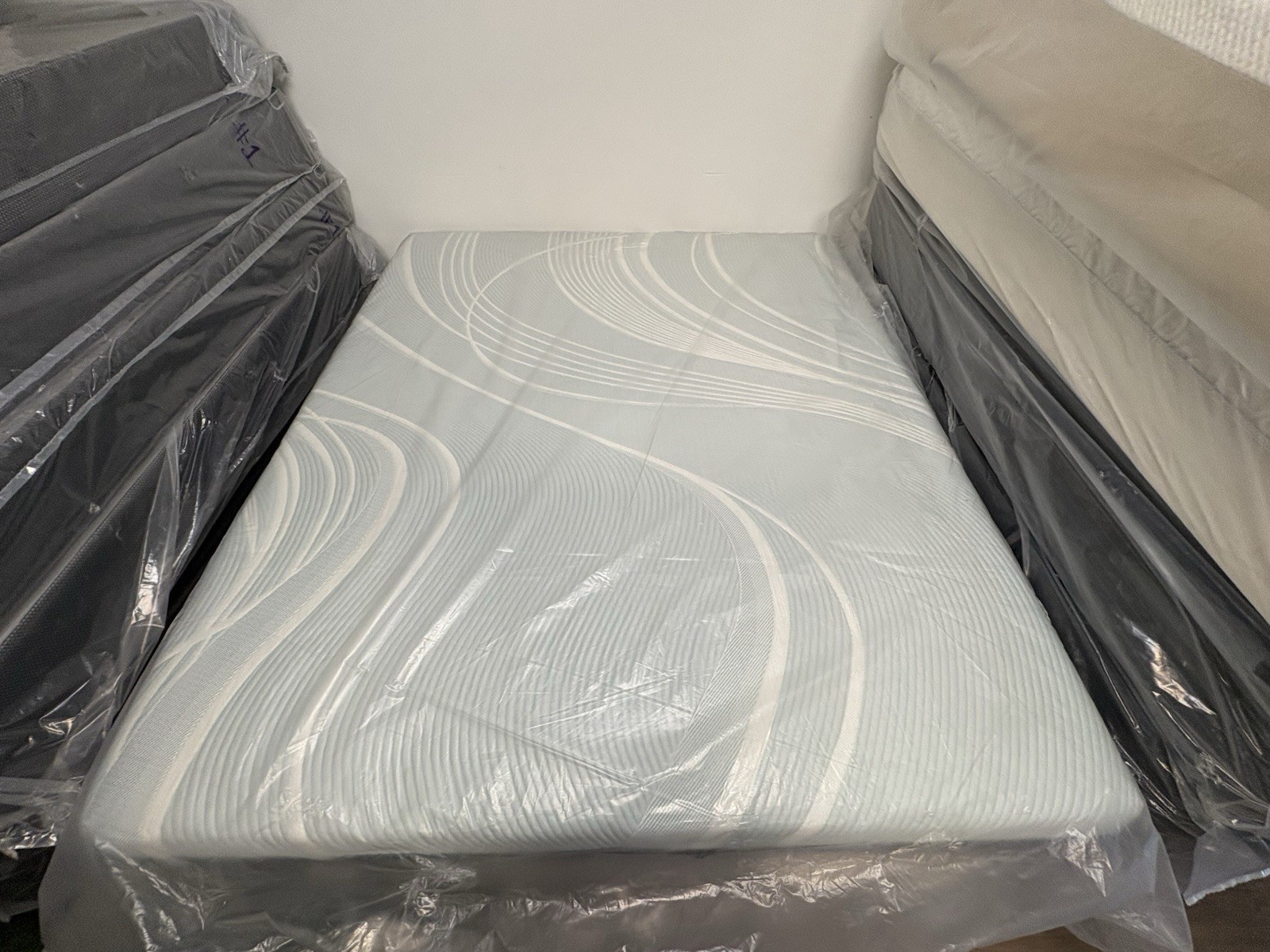 Tempurpedic cal King Proadapt medium 2.0