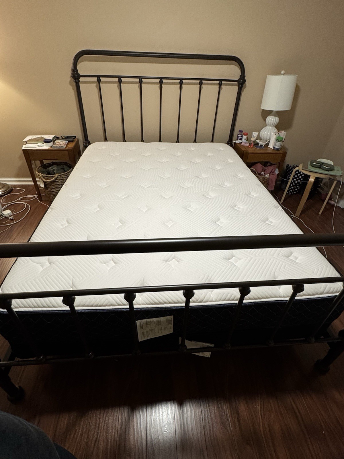 Queen Innerspring Mattress Medium Firm and box spring