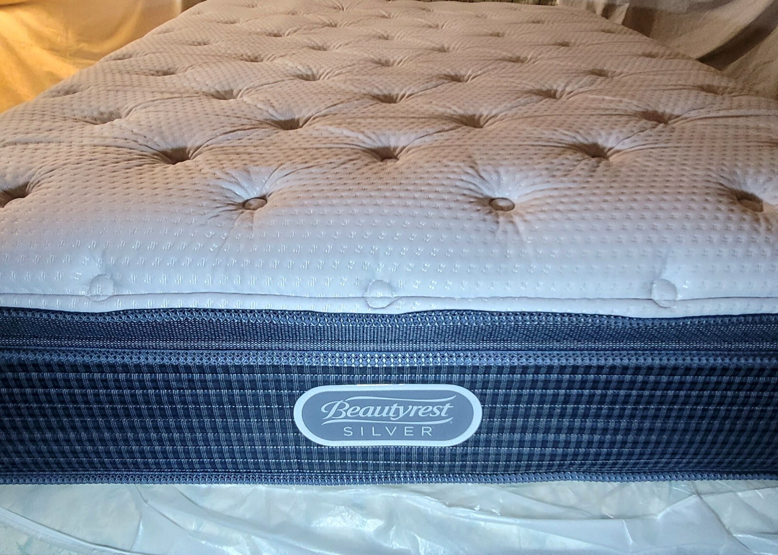 BEAUTYREST SILVER LUX PILLOW-TOP 14″ QUEEN MATTRESS. LOCAL P/UP ONLY QUEENS, NY
