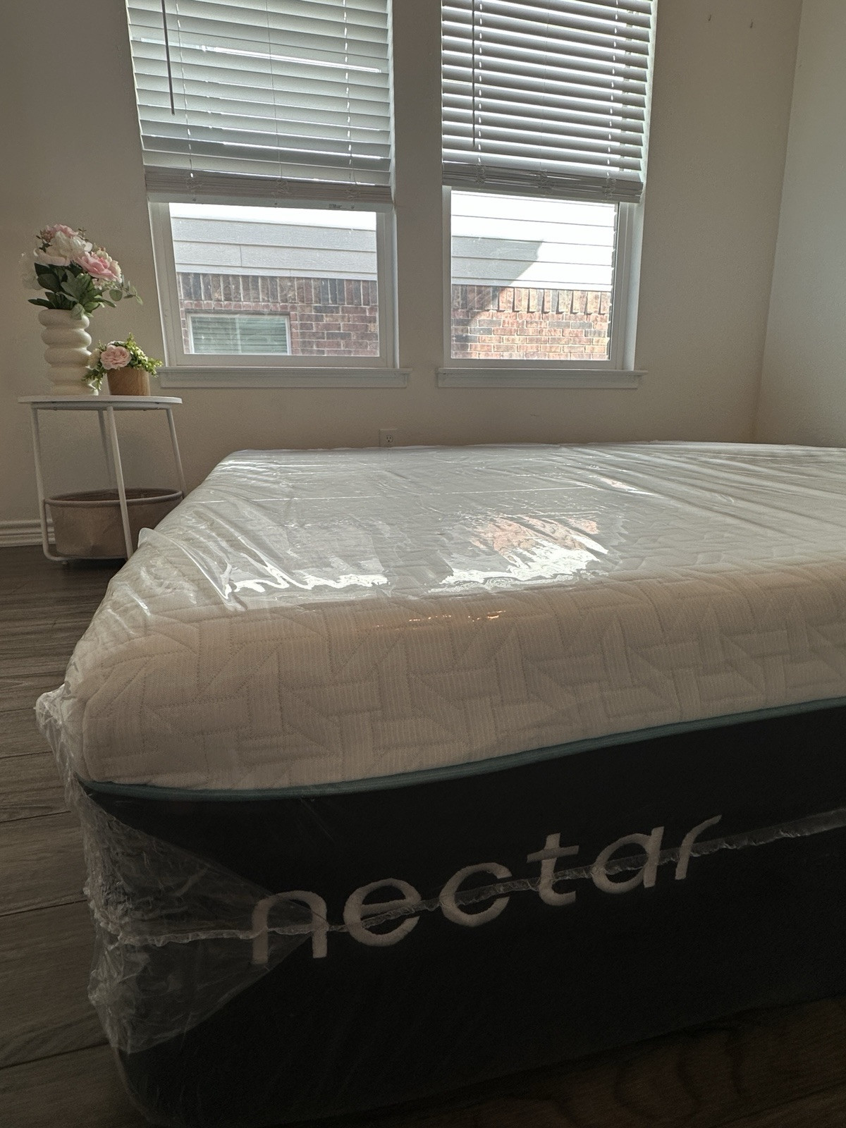 Nectar Premier Hybrid Mattress, King, Slightly Used, Perfect Condition