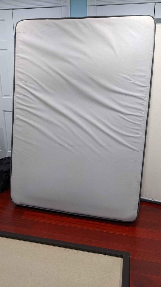 Used Extra Firm Full Size Serta Beautyrest mattress