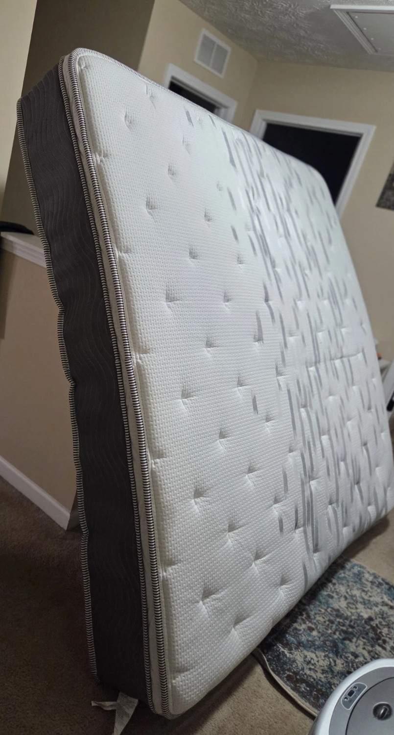 Fast Deal!!!King Size MATTRESS Set w/dual box spring! Local Pick-up Only!!!