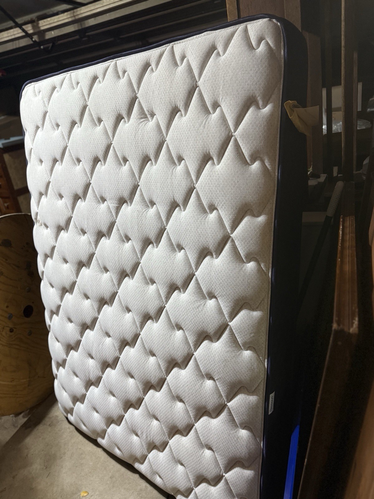 Sleepy’s Rest Queen Mattress | Medium Feel Innerspring | Lightly Used | CLEAN