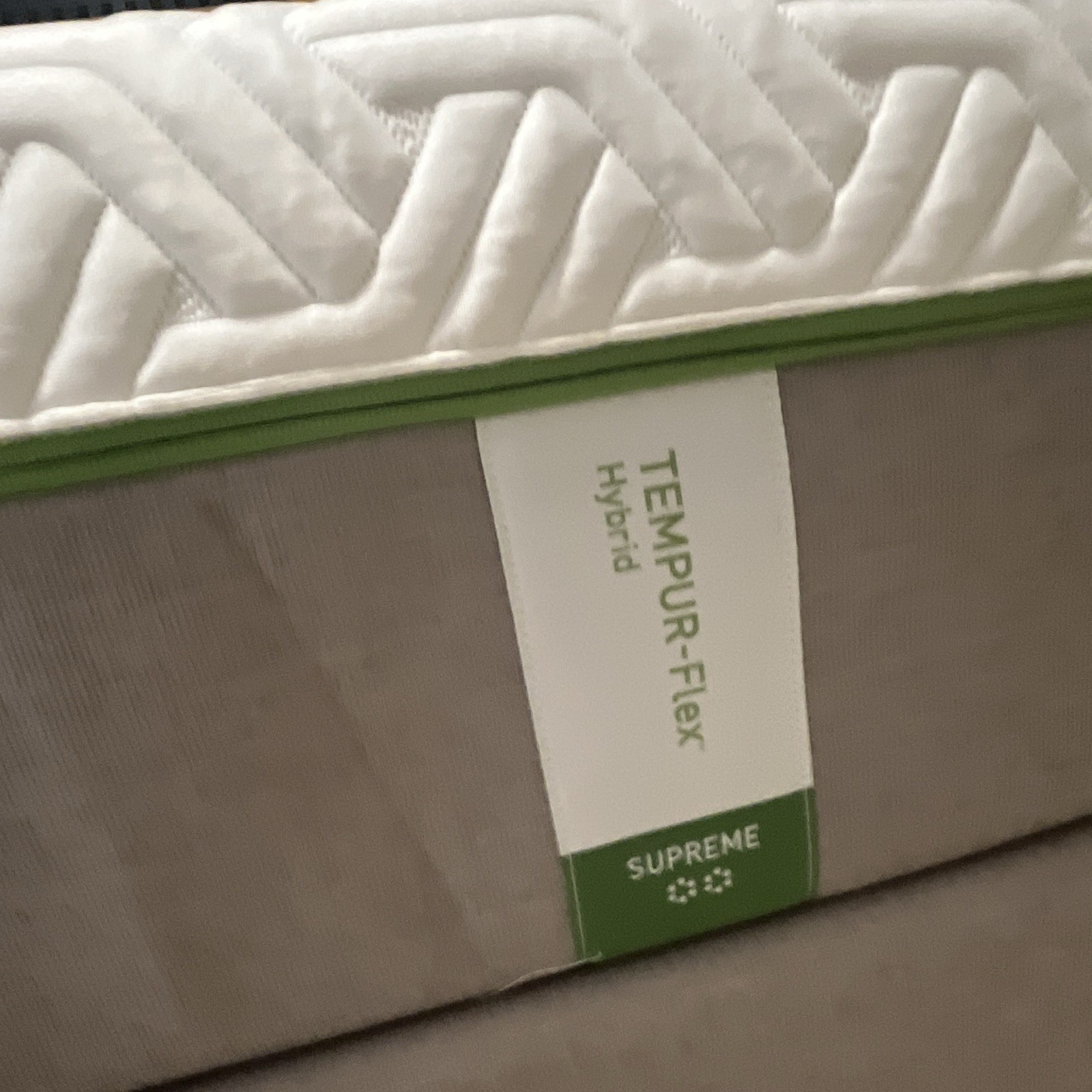 Tempur-Pedic TEMPUR-Flex Hybrid Supreme Queen size Mattress, Gray/White