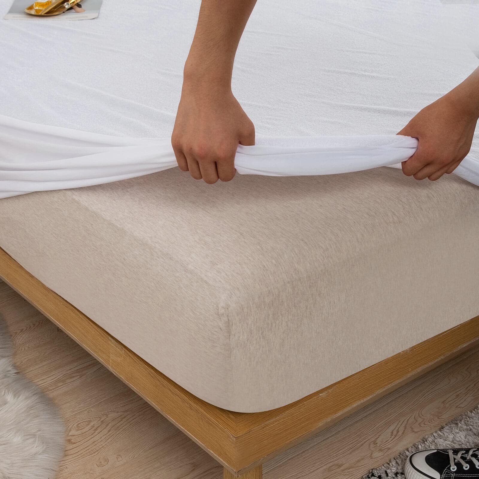 Kingnex Queen Size Mattress Protector Waterproof Soft Queen, White