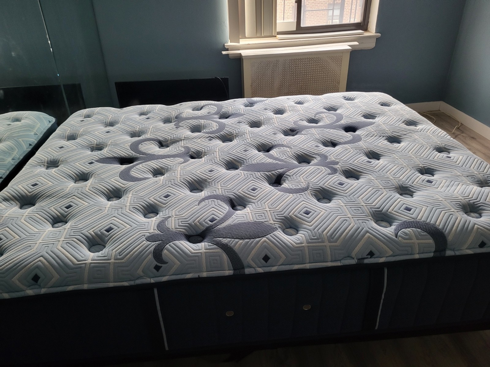 stearns and foster estate mattress queen size with box spring