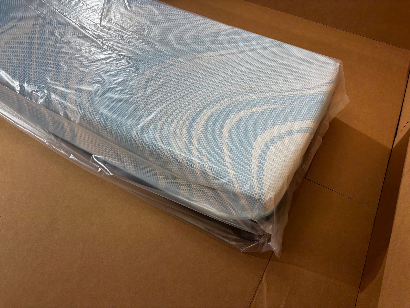 Tempurpedic Luxe Breeze Firm 2.0 Twin XL Mattress 2025 LuxeBreeze MSRP $5199 NEW
