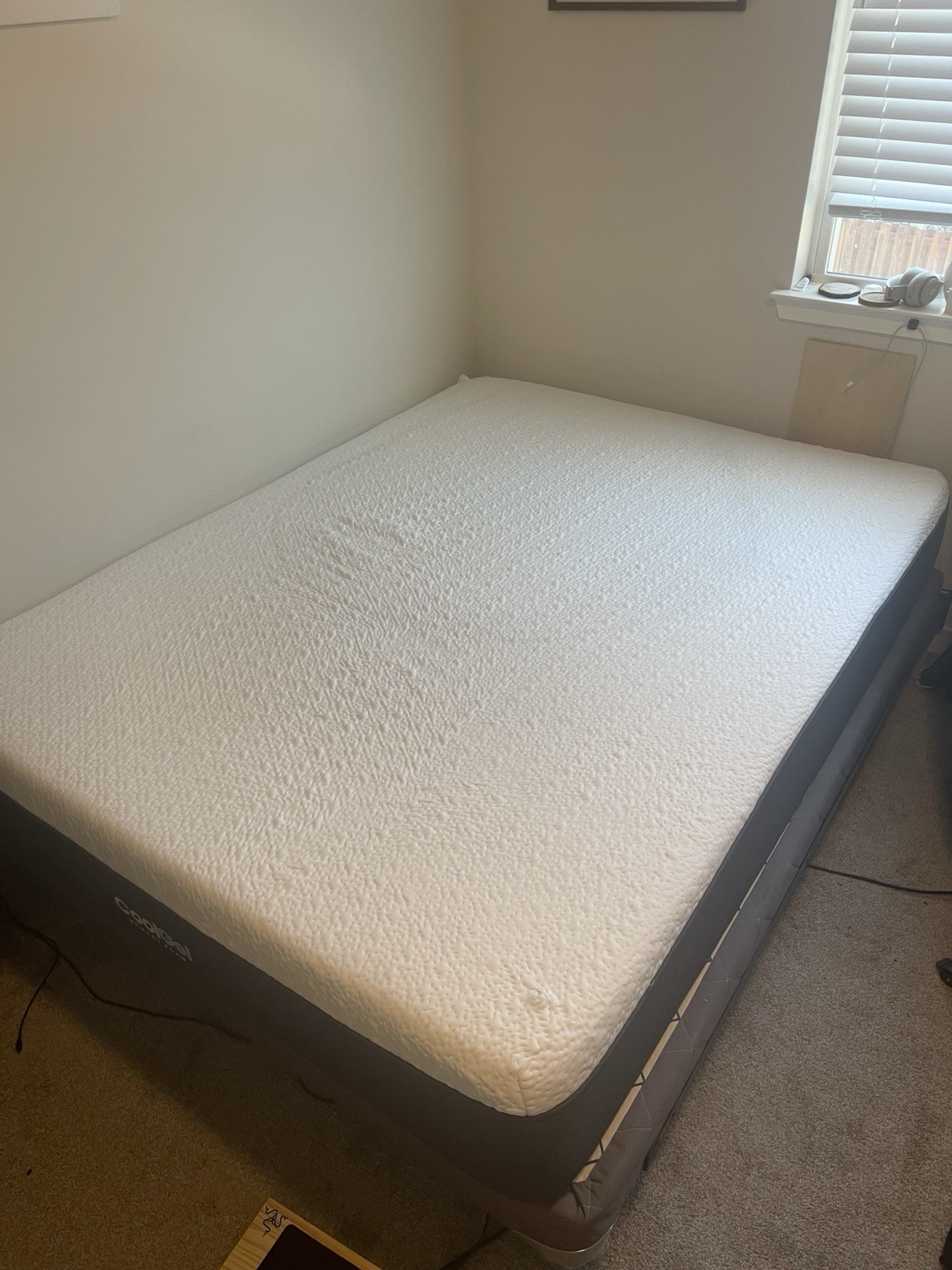CoolGel Queen Memory Foam Mattress White & Black Breathable Solid Bedroom
