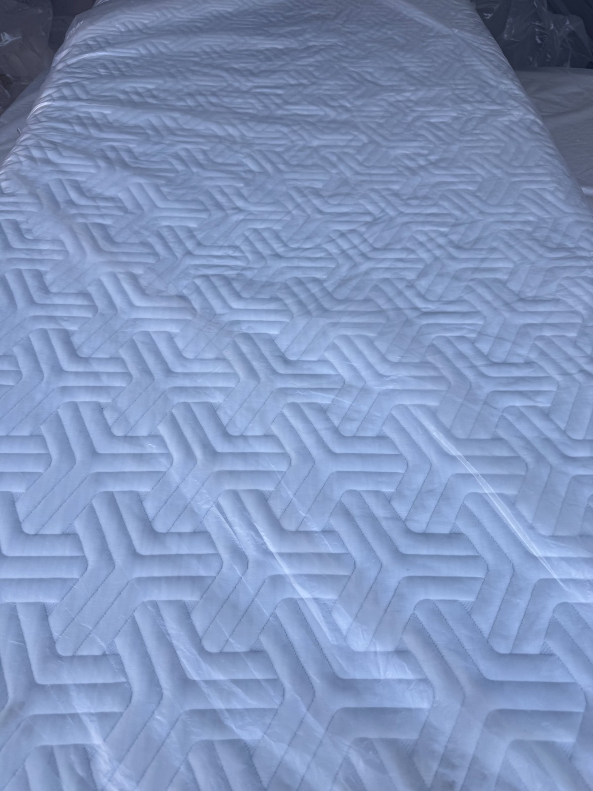 Tempur-pedic mattress Tempur-Flex Prima Hybrid Twin XL/ Split King ex-display.