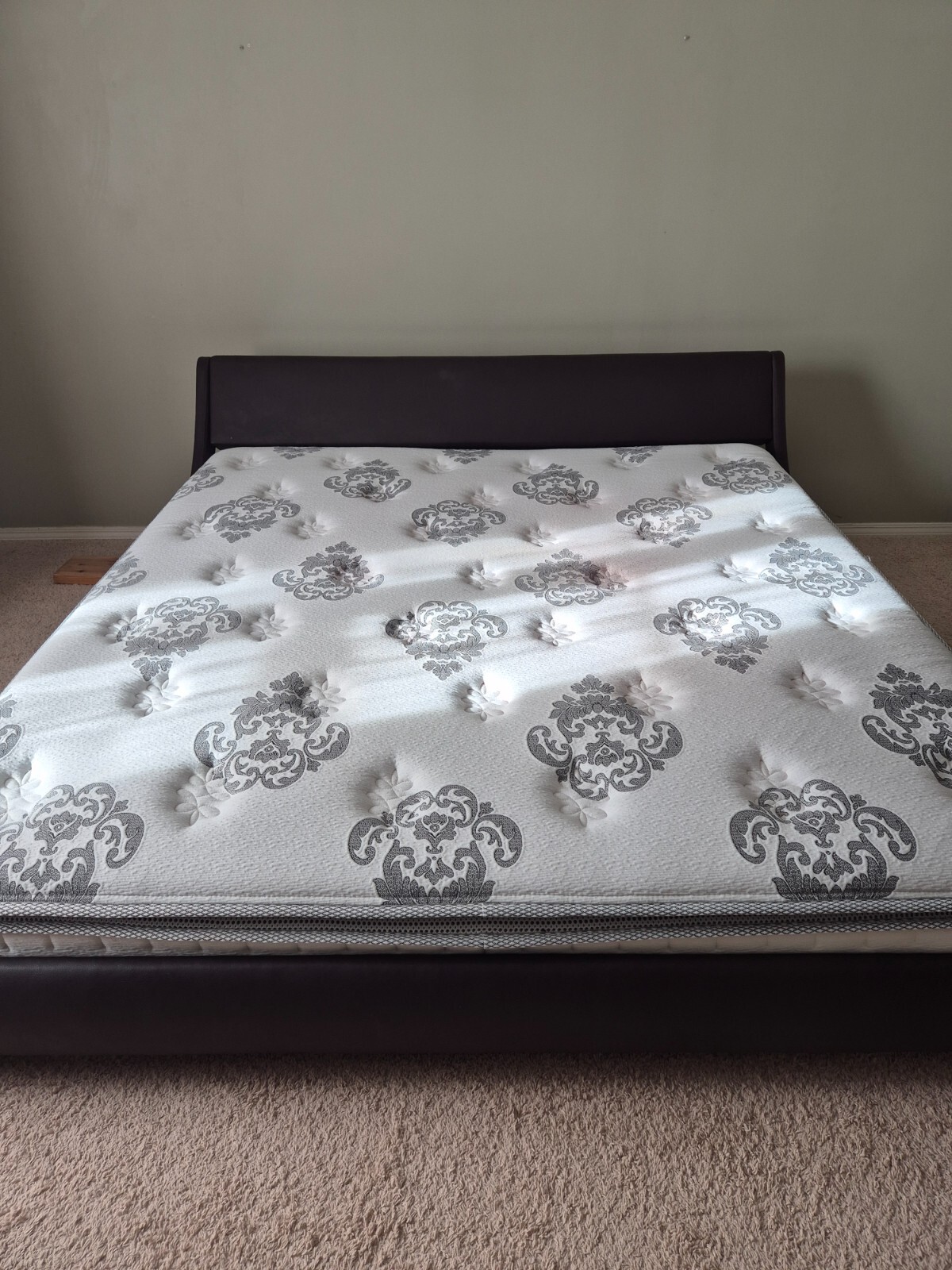 King size Cool Gel Memory Foam Innerspring 12-Inch Pillow Top Mattress and frame