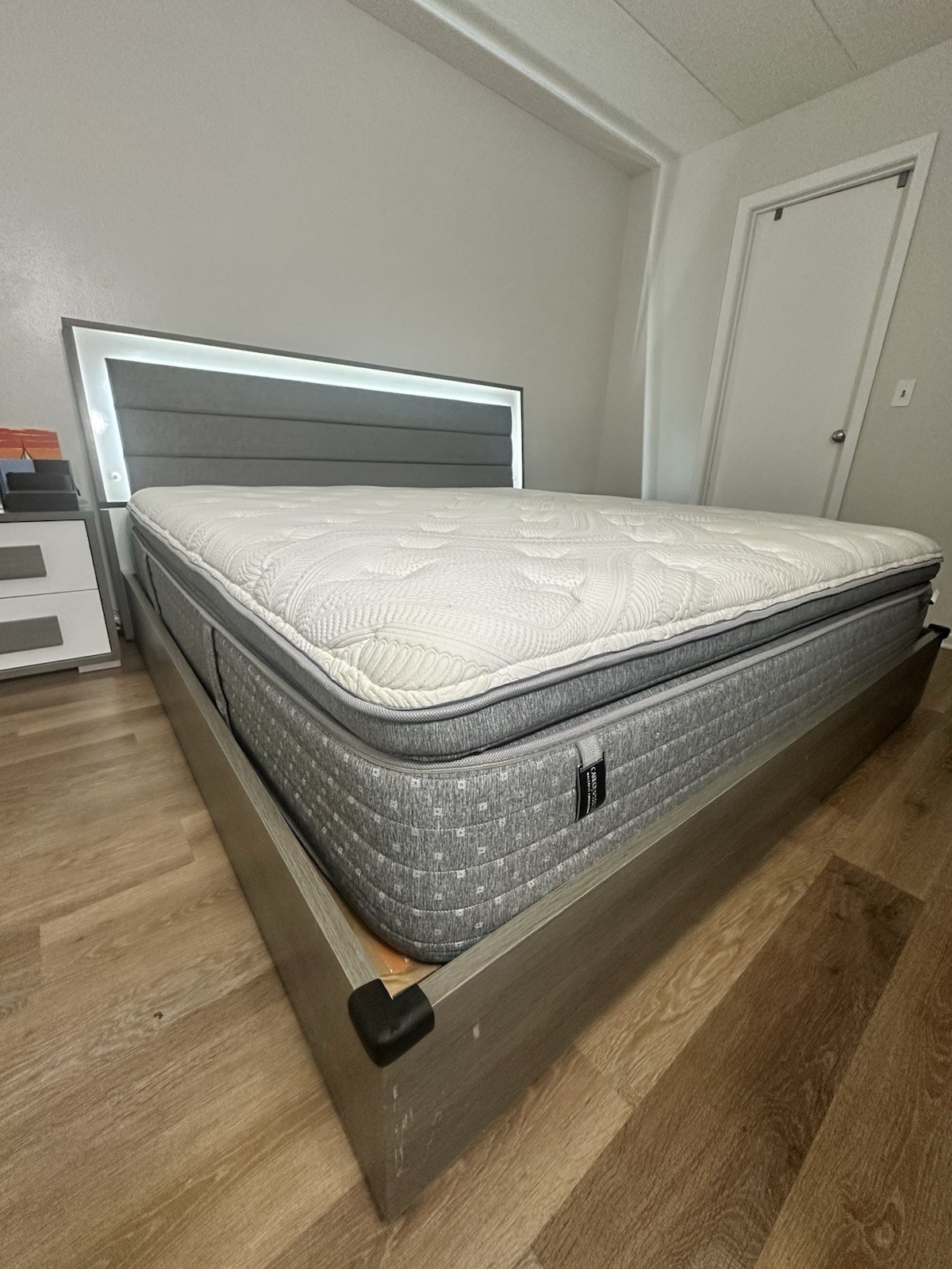 CARLO perazzi King Firm Pillow Top Mattress Gray/White