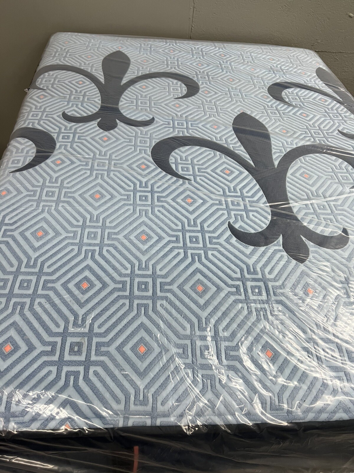 STEARNS & FOSTER LUX ESTATE HYBRID FIRM KING MATTRESS NEW CLEARANCE FAST SHIP