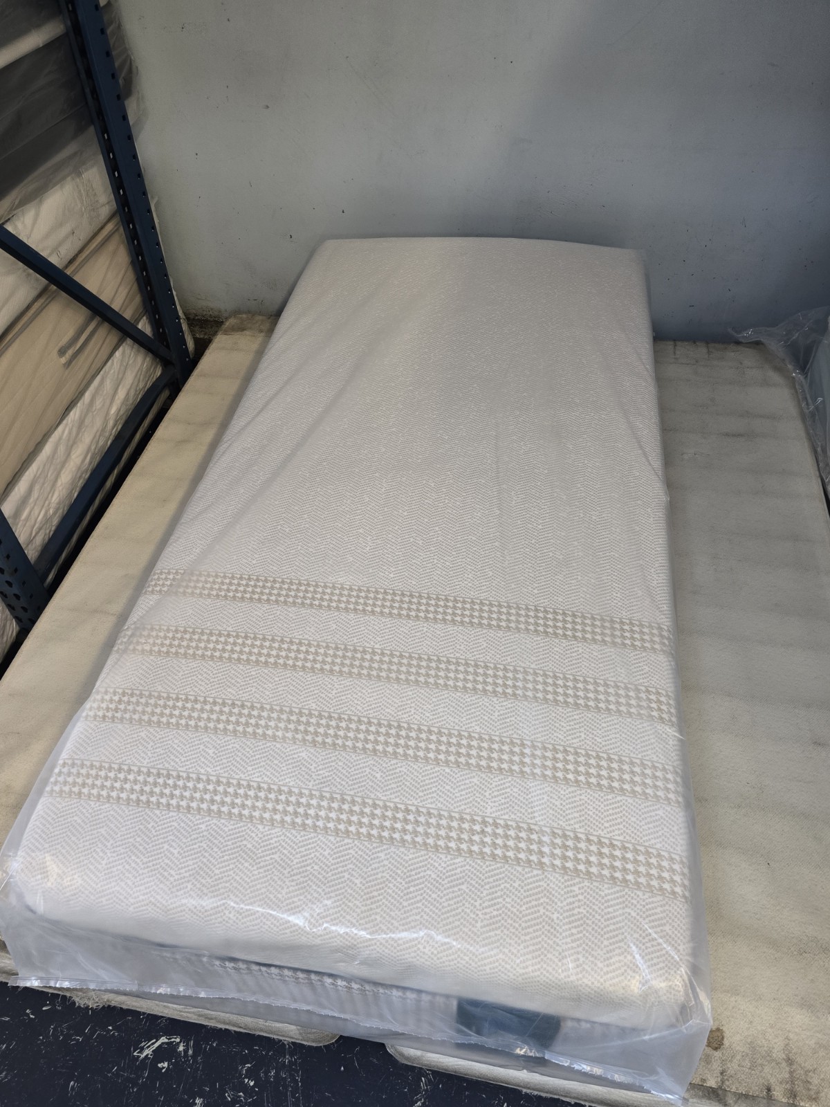 Leesa Reserve Hybrid Mattress